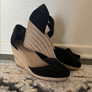 Old Navy Black Espadrille Wedge Sandals with Rope Platform